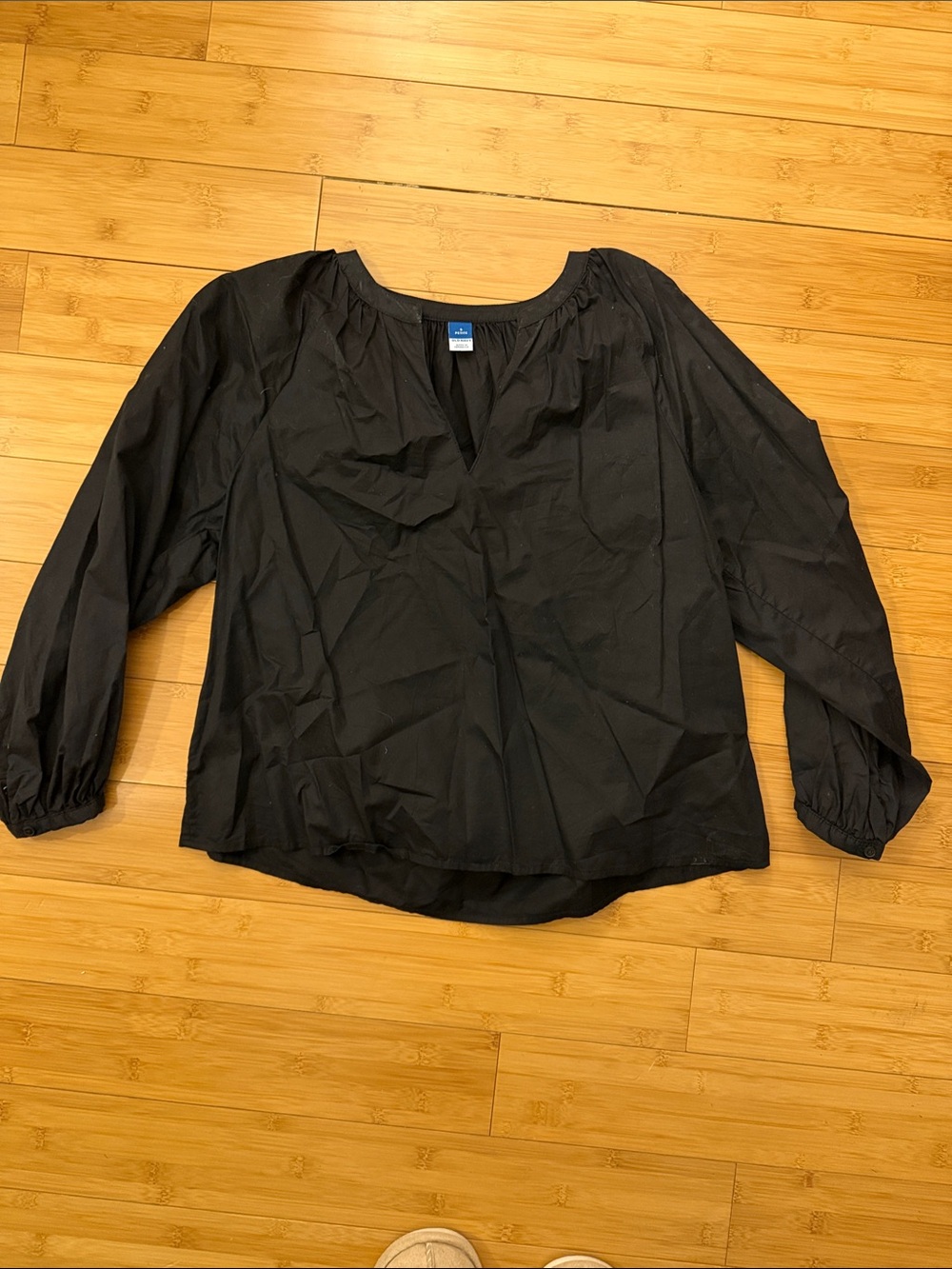 Old Navy Black Long-Sleeve Peasant Blouse